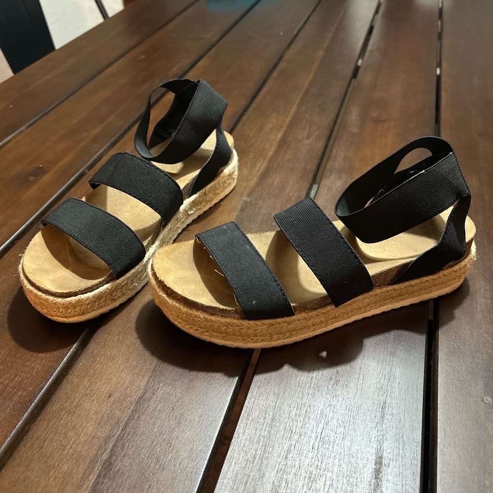 Black strappy platform sandals